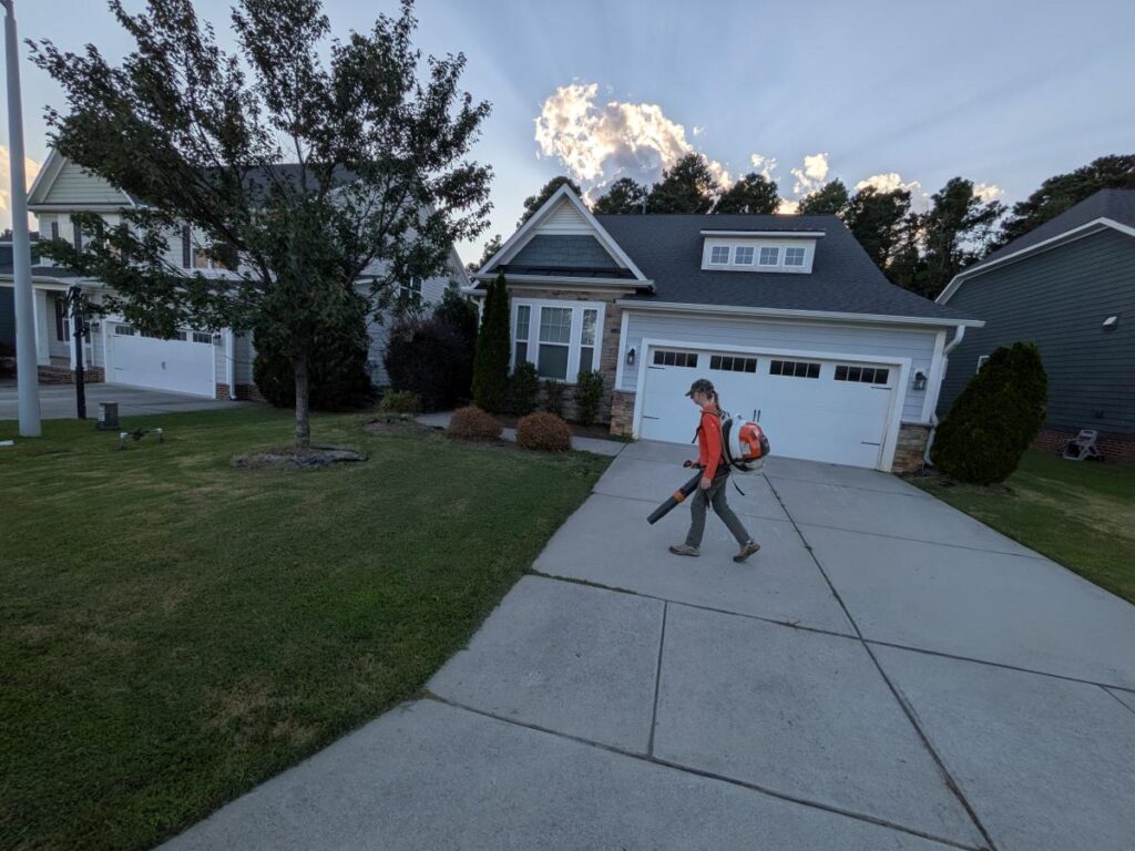 PXL_20250830_222551361_22